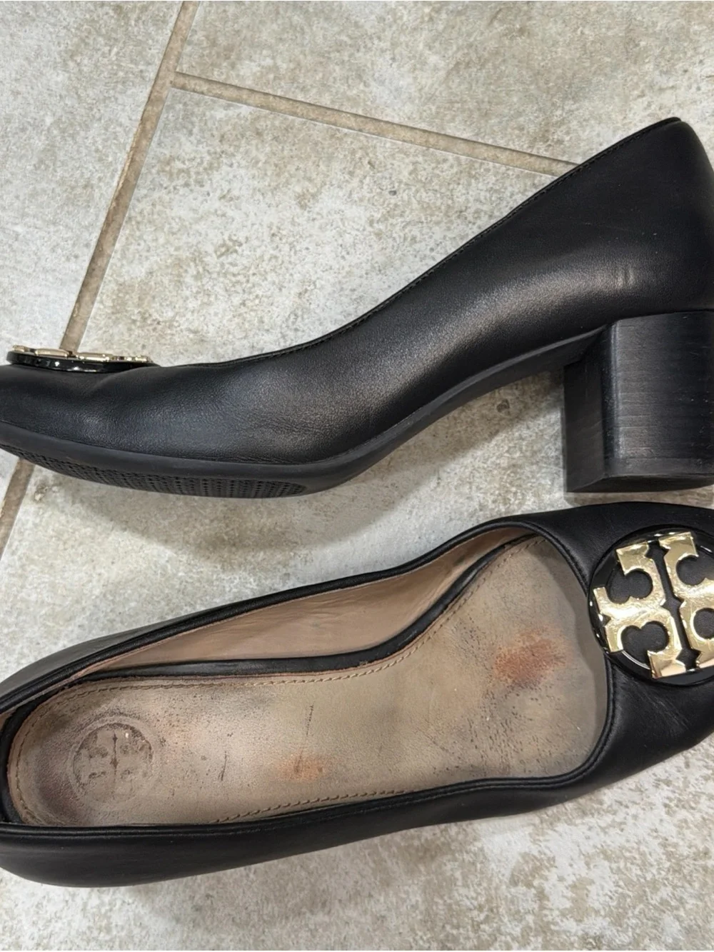Tory Burch Benton 2 Size 6 Black Leather Block Heel Pumps Comfort Logo